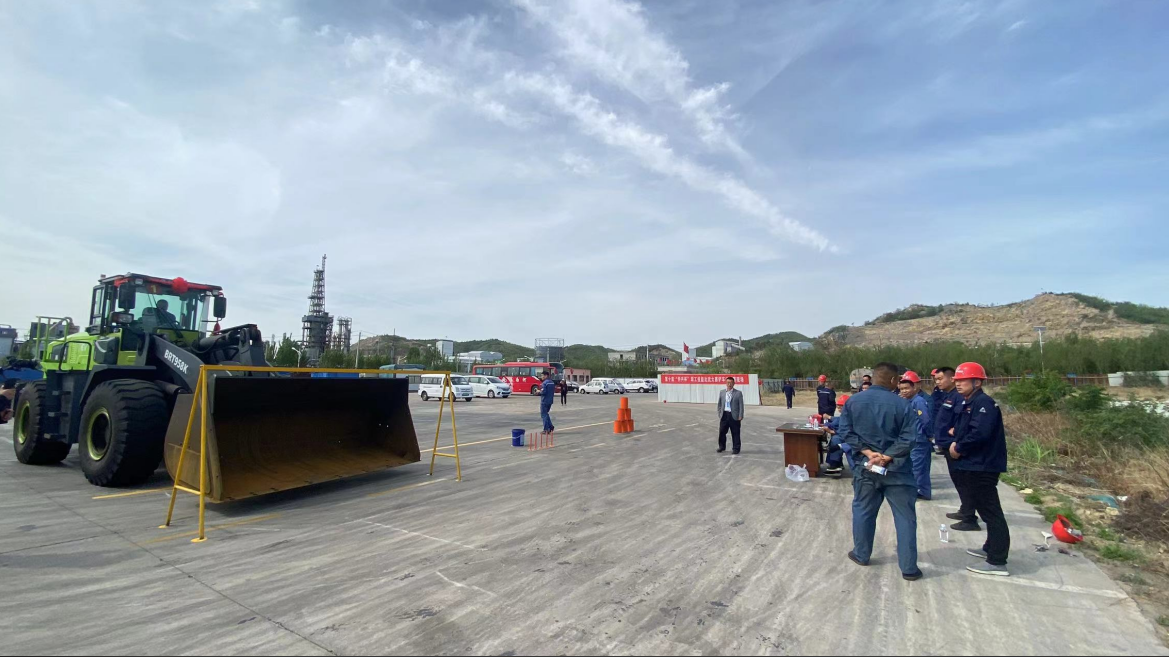 安陽(yáng)市殷都區(qū)總工會(huì)舉辦安陽(yáng)市新型化工產(chǎn)業(yè)集群技能競(jìng)賽暨第十屆“同興杯”職工技能大賽